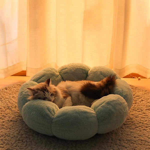 Flower Shaped Plush Cat Mat Bed