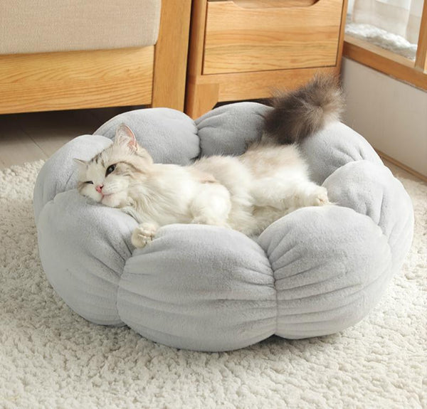 Flower Shaped Plush Cat Mat Bed