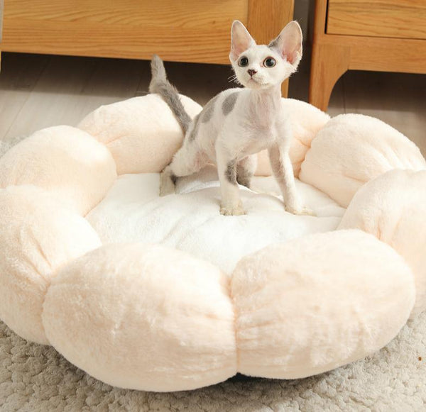 Flower Shaped Plush Cat Mat Bed